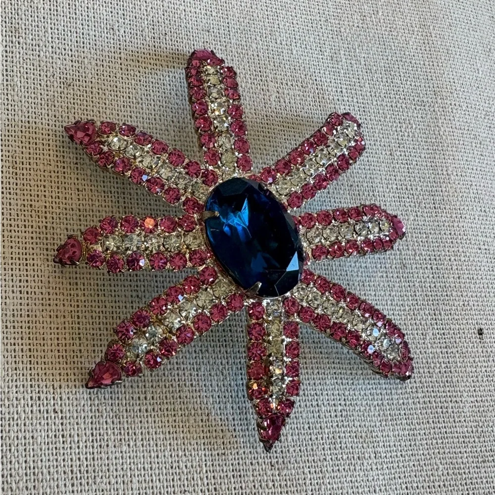 Rhinestone Starburst Pendant Brooch Pin - Picture 2 of 10